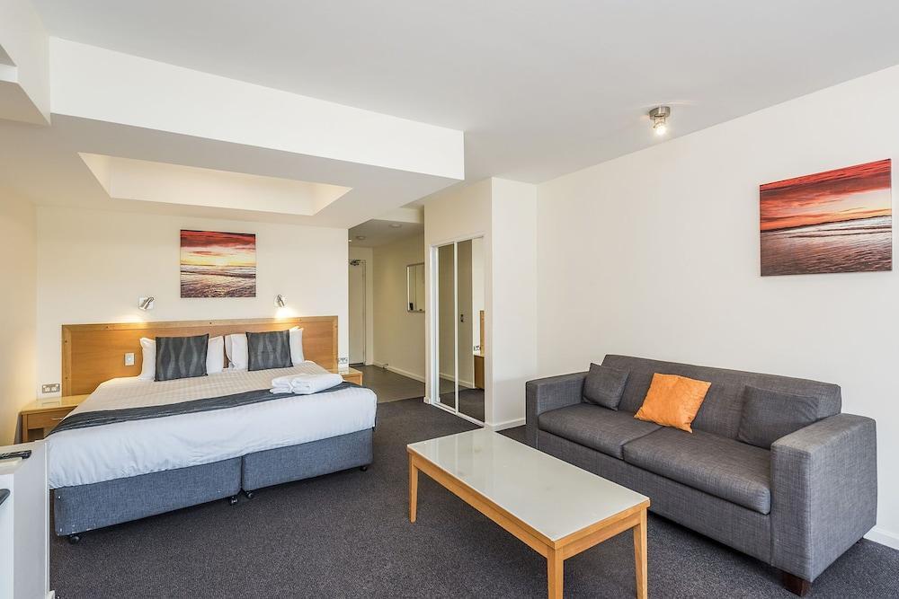 Assured Ascot Quays Apartment Hotel Пърт Екстериор снимка