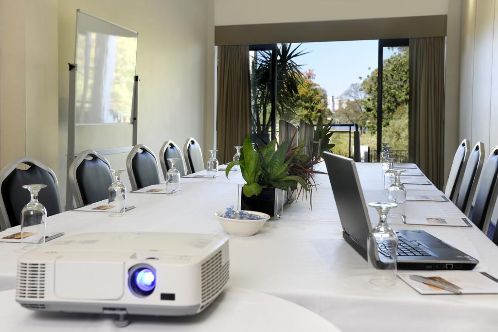 Assured Ascot Quays Apartment Hotel Пърт Екстериор снимка