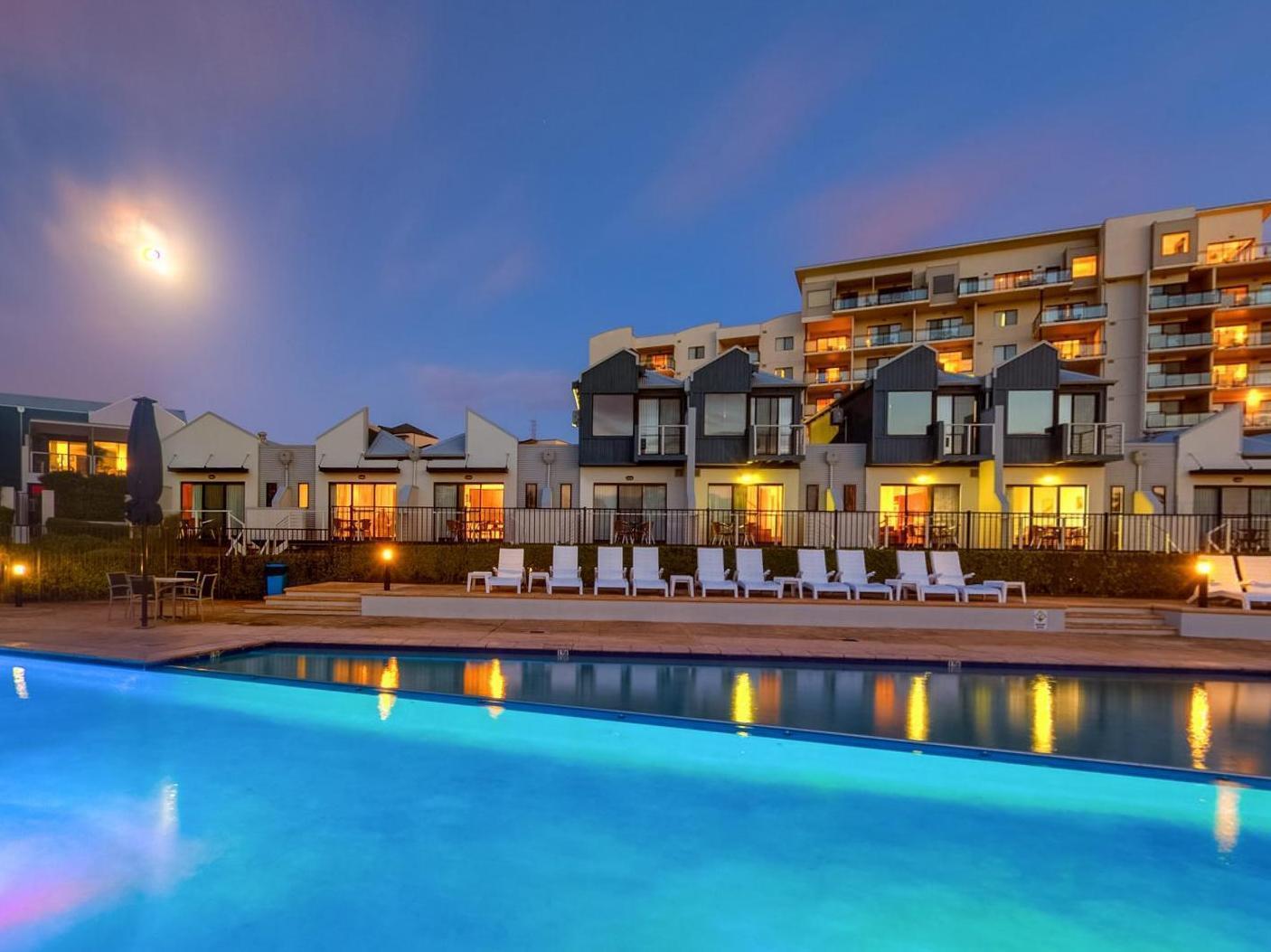 Assured Ascot Quays Apartment Hotel Пърт Екстериор снимка