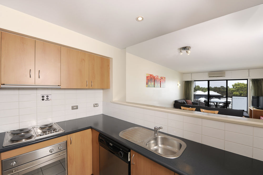 Assured Ascot Quays Apartment Hotel Пърт Екстериор снимка