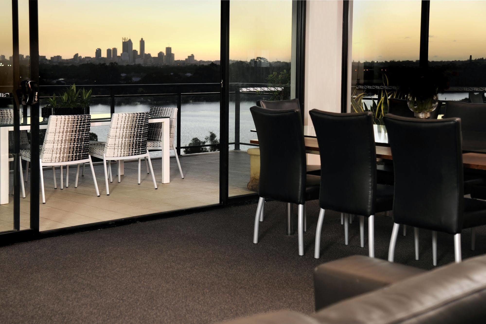 Assured Ascot Quays Apartment Hotel Пърт Екстериор снимка