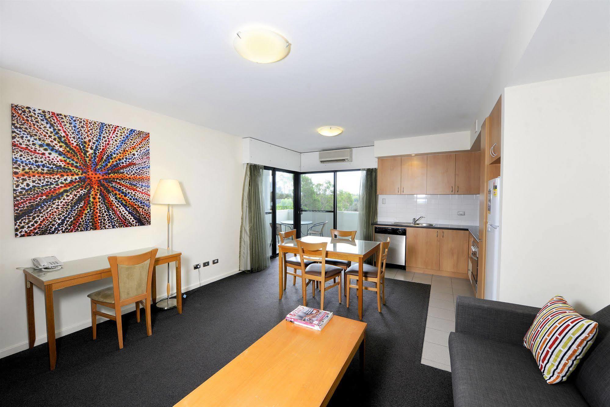 Assured Ascot Quays Apartment Hotel Пърт Екстериор снимка