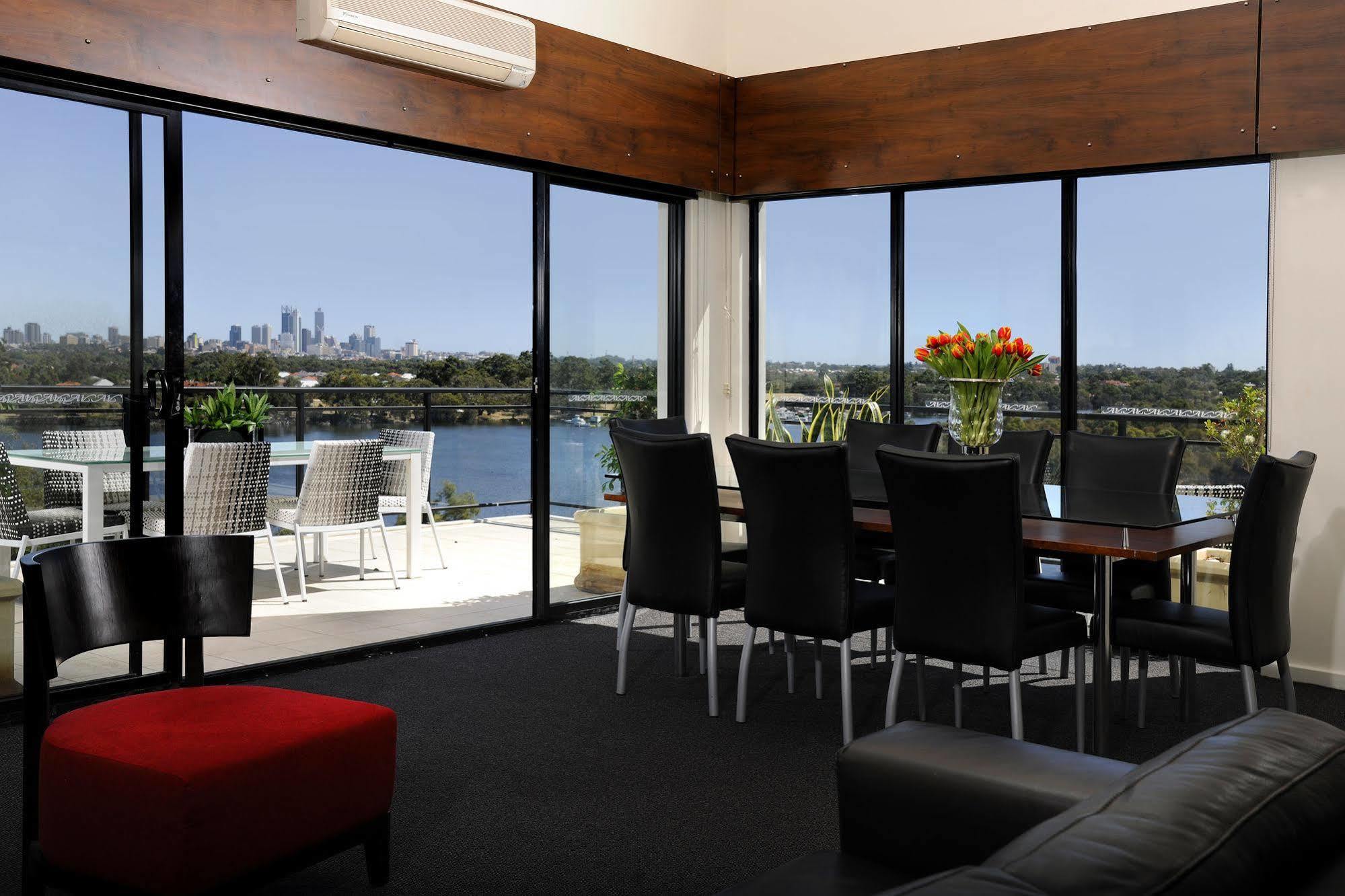 Assured Ascot Quays Apartment Hotel Пърт Екстериор снимка